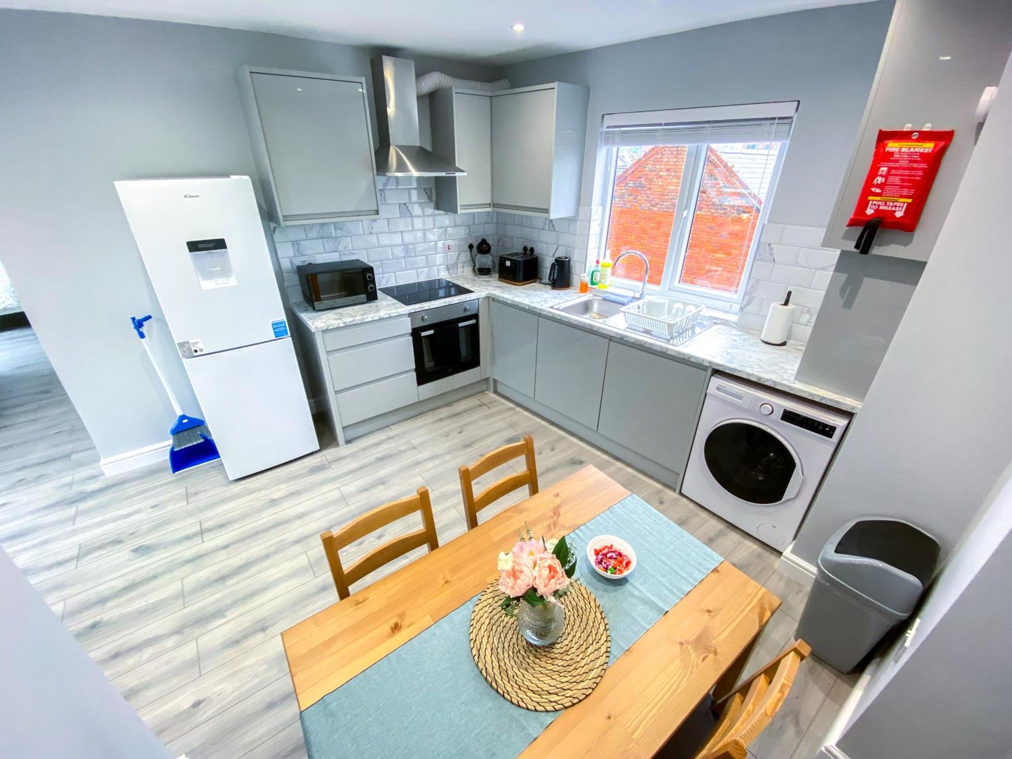 Large 1-Bedroom Flat, 5 Guest, London - F4 Exterior foto
