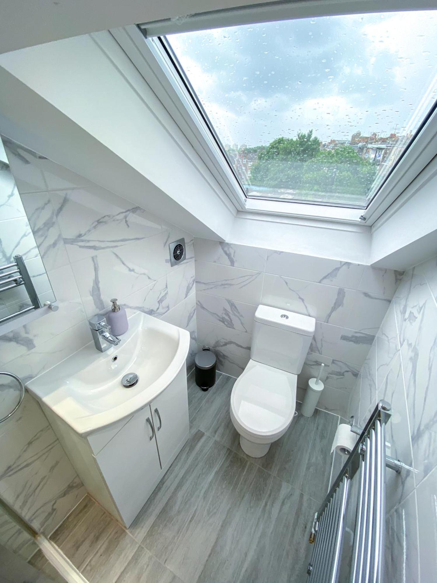 Large 1-Bedroom Flat, 5 Guest, London - F4 Exterior foto